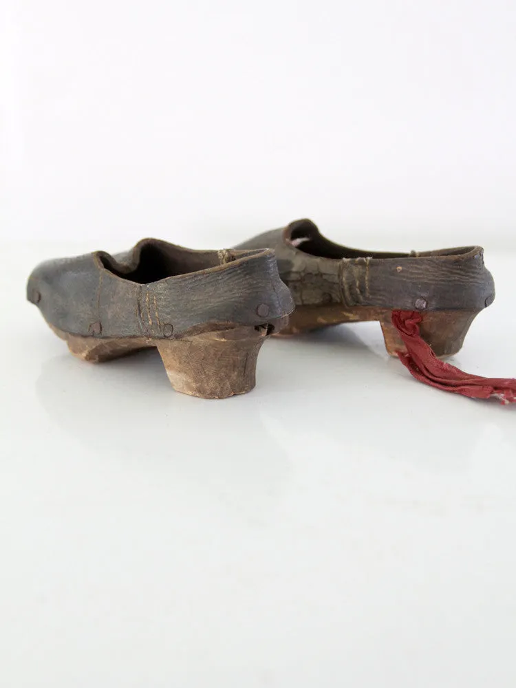 antique children's 1800s shoes